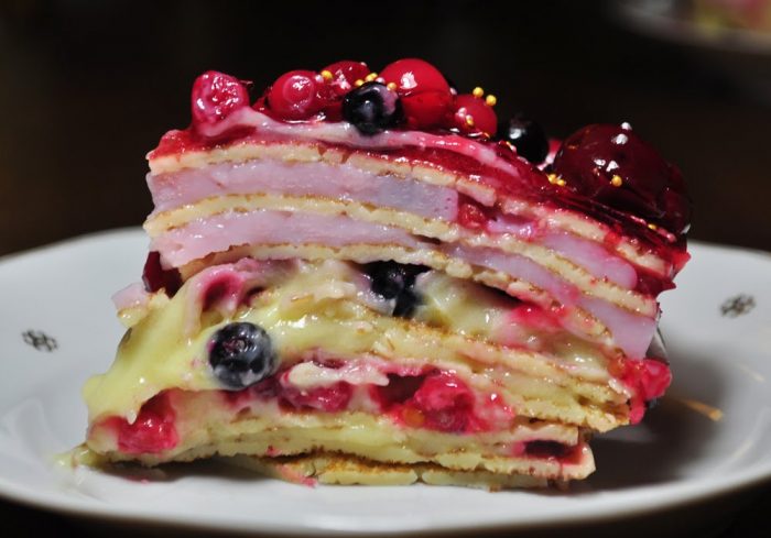 Tort de clatite ” Delicios “