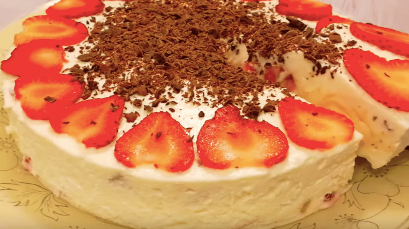 Tort  ” Raza alba „. Această prăjitură cu brânză de vaci, fără coacere este un deliciu. Ușoară, răcoritoare și incredibil de fragedă