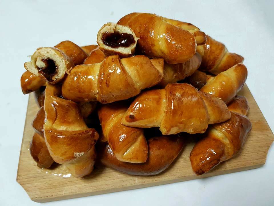 Cornuri cu magiun si nuca