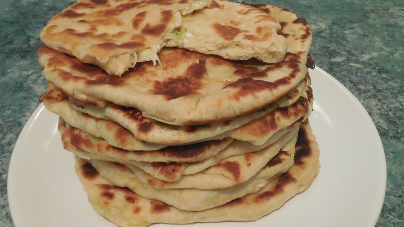 Turte cu branza si praz, la tigaie