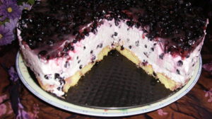 Tort de crema de branza si afine