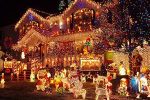 Cea mai decorată casă de Crăciun: a instalat peste 1.500.000 de luminițe