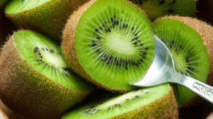 KIWI, un fruct benefic in perioada de creştere a copiilor