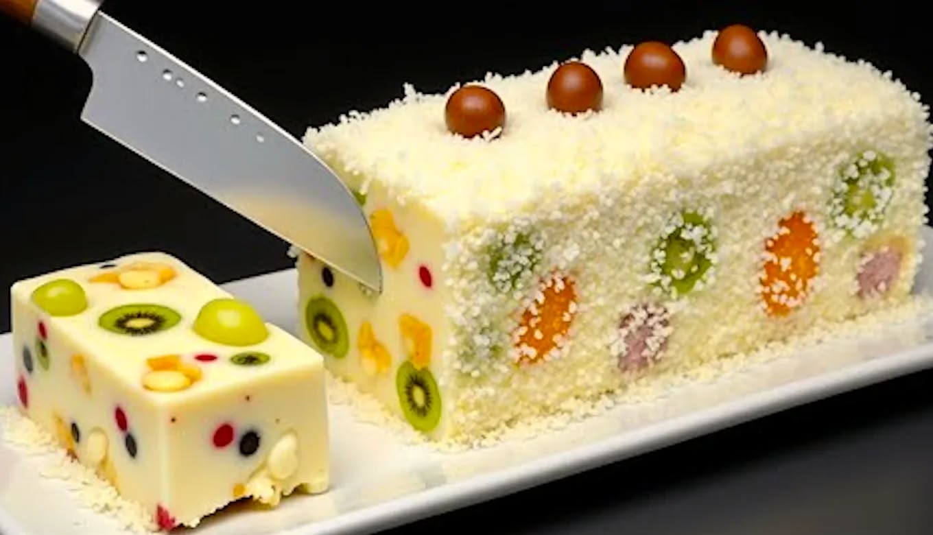 Un desert delicat din lapte și lapte condensat este o adevărată salvare pentru oricine iubește dulciurile, dar nu vrea să stea mult timp sa gătească