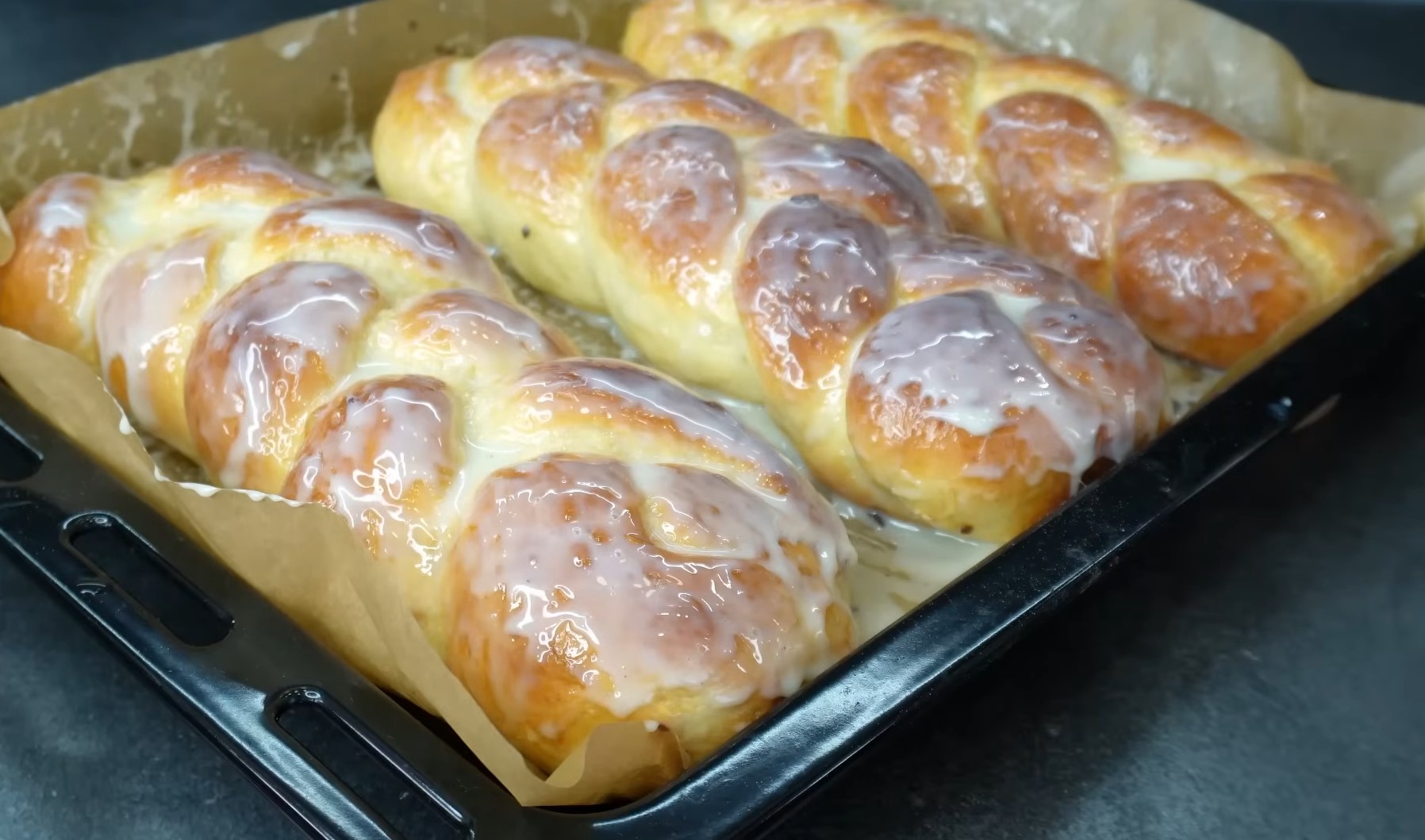 Împletituri dulci și parfumate. Aluatul iese perfect de prima dată