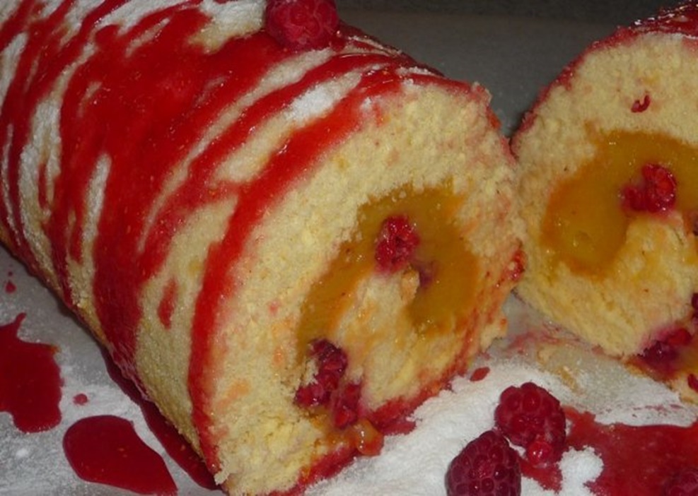 Rulada cu crema de lamaie si zmeura. Un desert minunat, care se termina imediat