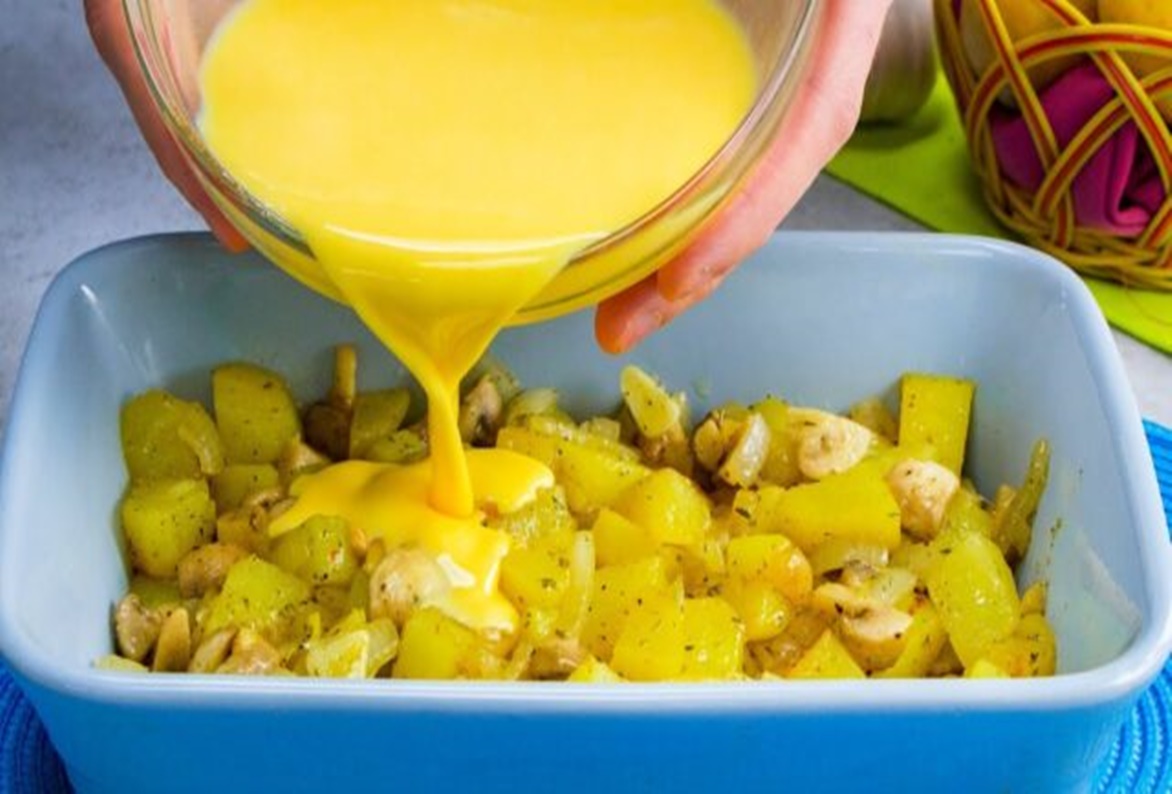 Cartofi copți cu ciuperci: o rețetă simplă și gustoasă pe care oricine o poate face