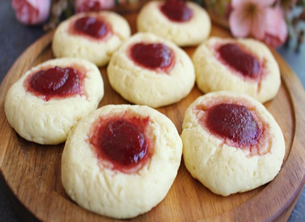 Fursecuri cu gem simple si delicate, usor de facut in casă: sunt moi, fragede, parfumate, se topesc în gură