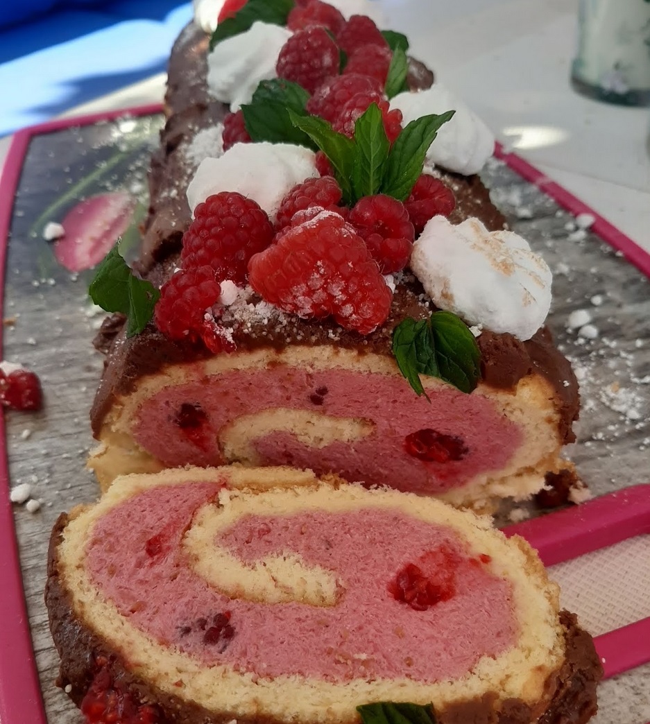 Ruladă de zmeură – un desert delicios