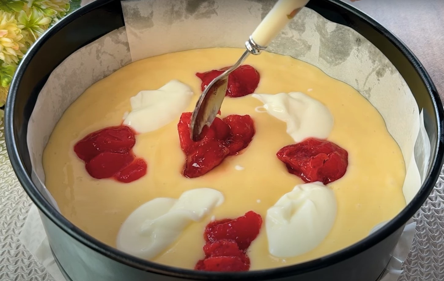 Pandișpan delicat și dulceață delicioasă: cum să faci un desert de care nu te vei putea desprinde – o rețetă din trecut!