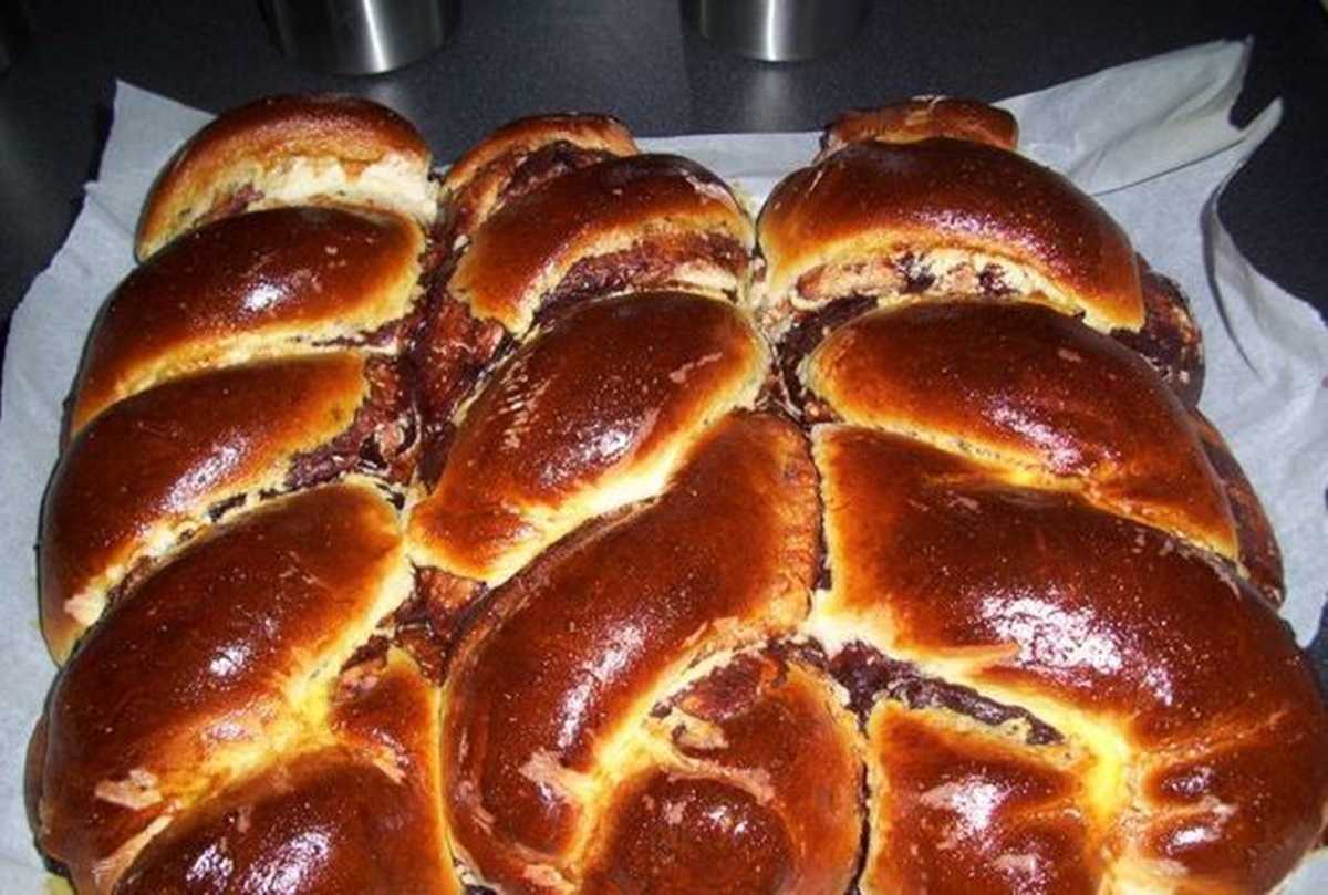 Cel mai bun cozonac de post! Fara oua, lapte sau unt…si fara framantare! Delicios! Trimite-le reteta si prietenilor tai