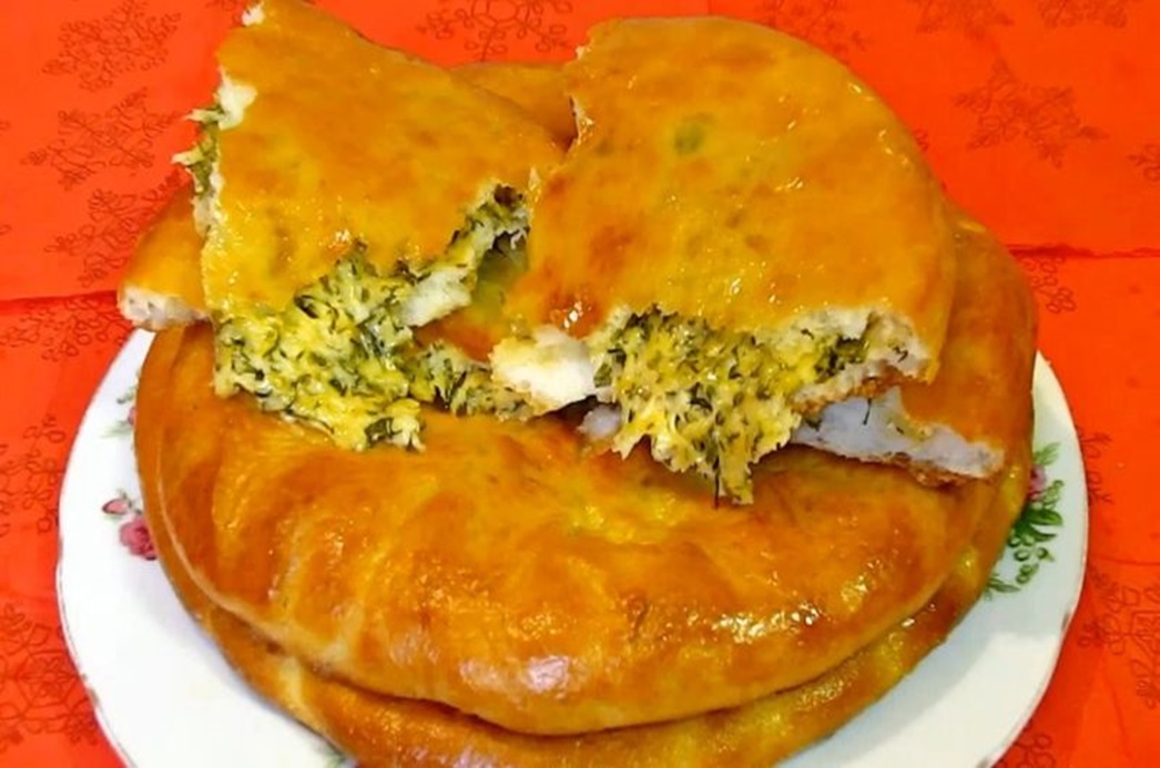 Placinte aurii cu umplutură de brânză cu mărar, delicioase și parfumate. Sunt o minune!