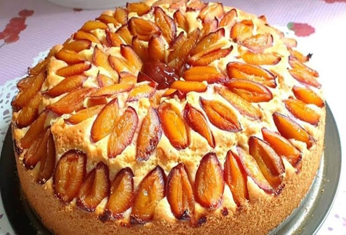 „Tartă regală”: numele vorbește de la sine! Mai ușoară, mai bună si mai aromată decat crezi. Rețeta este atât de simplă încât veți fi încântați!