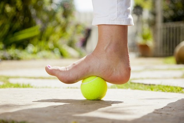 Trei mișcări simple îți sunt necesare pentru a combate durerile de genunchi și șold!