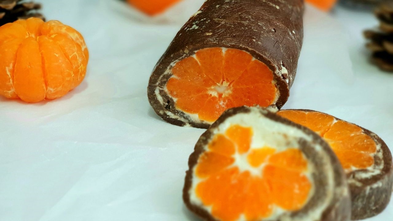 Ruladă cu cremă de vanilie si mandarine, potrivită pentru orice sărbatoare