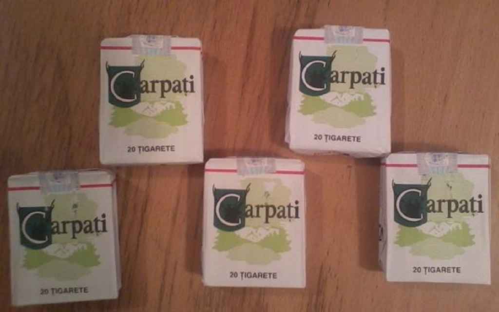 Îți mai amintești de țigările astea? Toată lumea le fuma! Cât mai costă acum un pachet de țigări Carpați