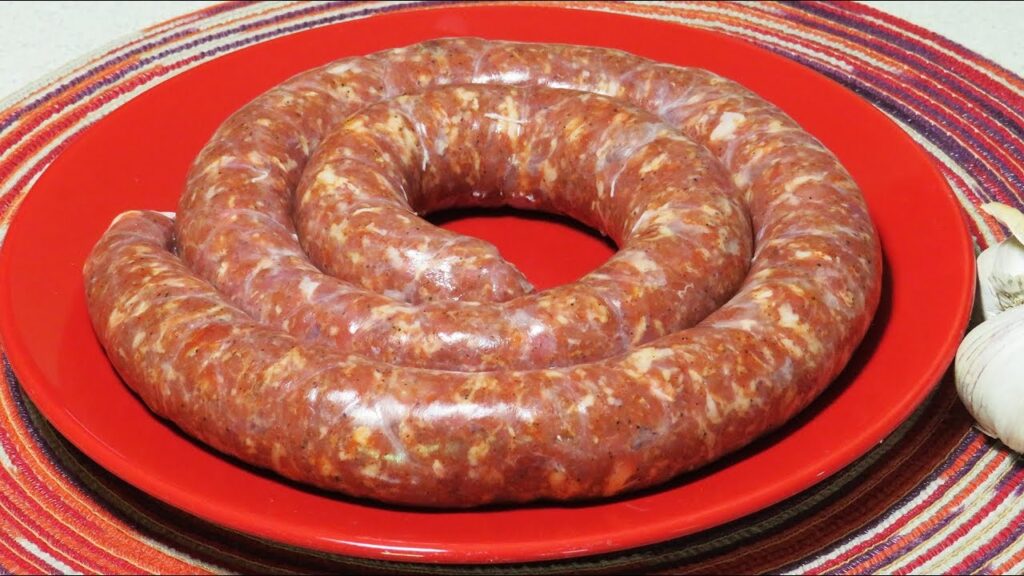 Cârnați adevărați, făcuți în casă din pui și untură de porc. Îi gătesc pentru sarbatori și nu numai! Îi recomand! Cârnați adevărați, făcuți în casă din pui și untură de porc. Îi gătesc pentru sarbatori și nu numai! Îi recomand!