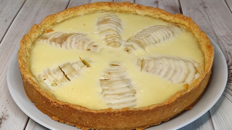 Tartă delicioasă cu pere și umplutură cu vanilie.   foarte gustoasă. Aluat fraged subțire și crocant, pere parfumate și zemoase și o umplutură delicată