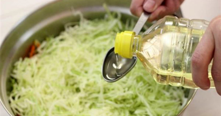 4 rețete de salate gustoase din varză proaspătă – Nici nu îți mai trebuie altceva, sunt sănătoase și sățioase