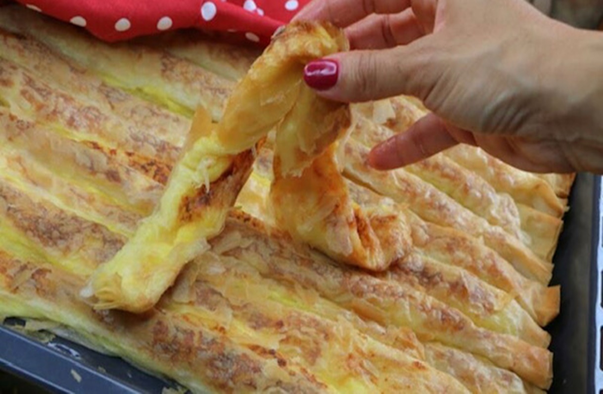 Toți din familie suntem înnebuniți după această bunătate! Cea mai delicioasă plăcintă cu brânză!