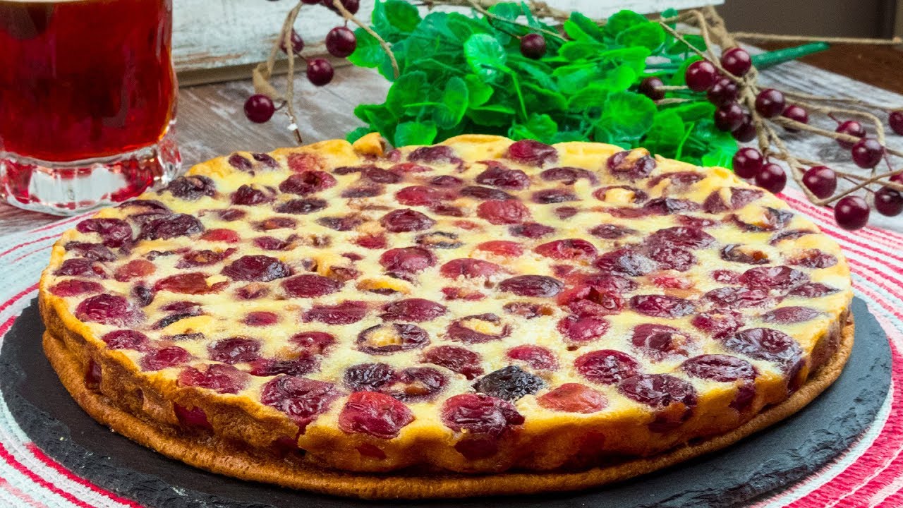 Clafoutis cu cireșe dulci – desert cremos și gingaș