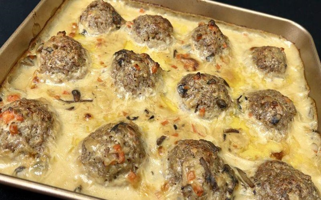 Incredibil de delicios și chiar festiv. Un fel de mâncare minunat și neobișnuit, făcut din carne tocată și hrișcă