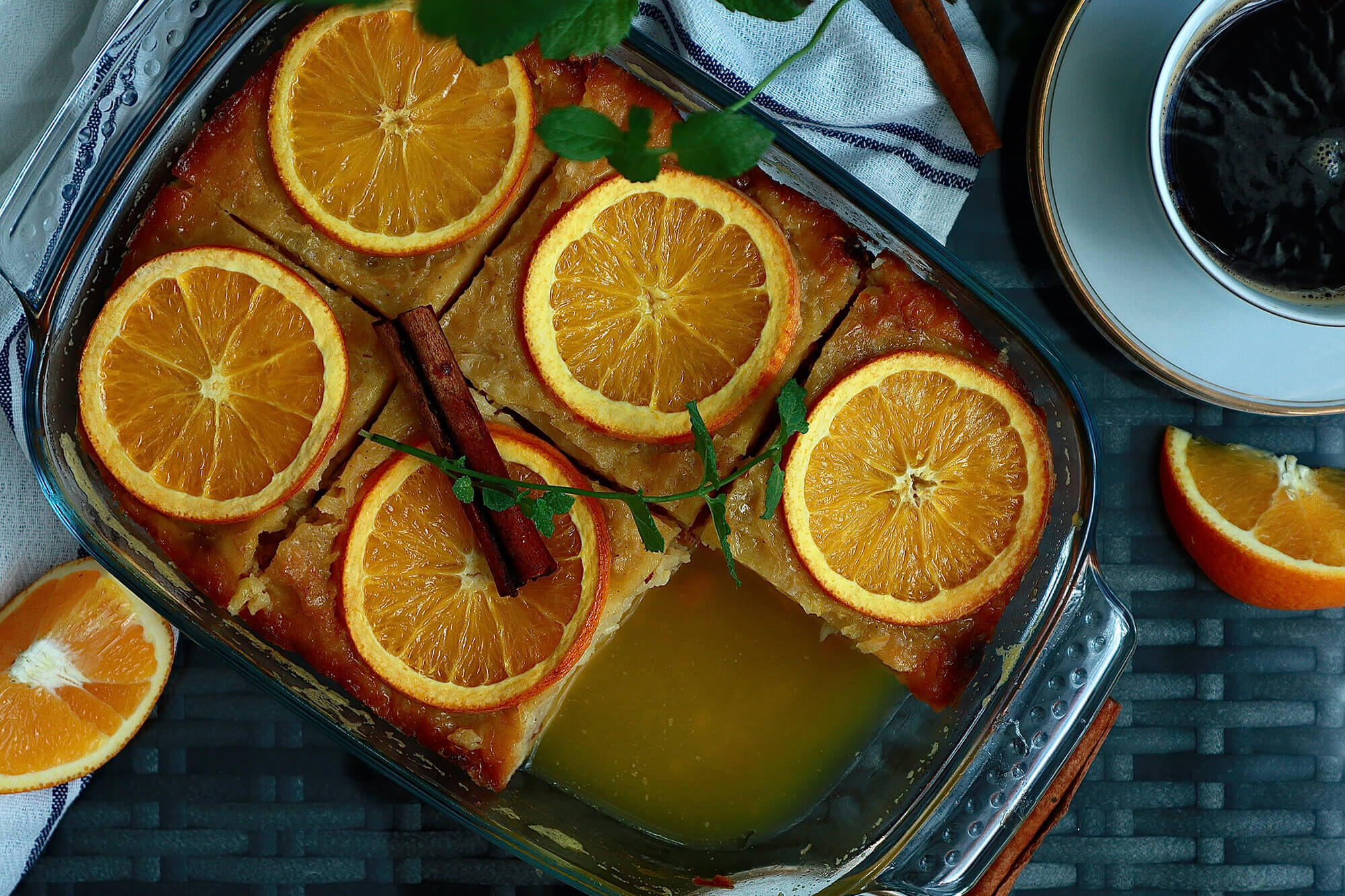 Prăjitură grecească cu portocale. Portokalopita: prăjitura deicioasă, insiropată pe care românii o adoră în vacanțe. Rețeta rapidă și ușoară