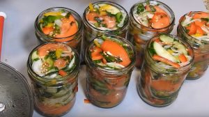 Salată de legume crocante și aromate (pentru iarnă). Savurați-le pe parcursul întregului an!