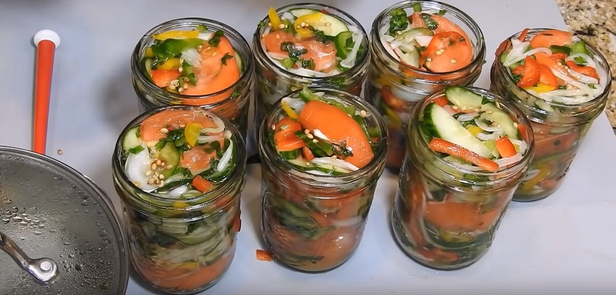 Salată de legume crocante și aromate (pentru iarnă). Savurați-le pe parcursul întregului an!