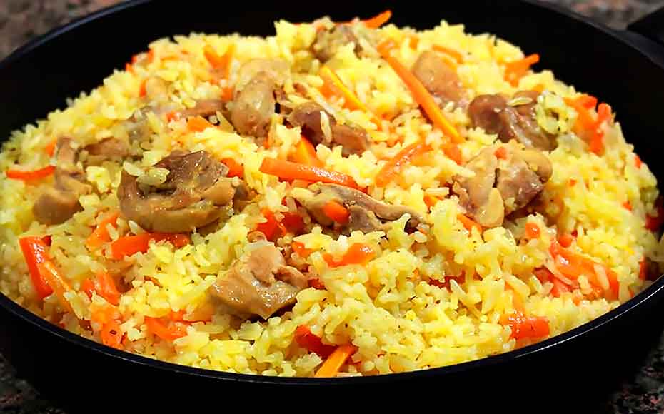 Pilaf de orez cu carne de pui și legume