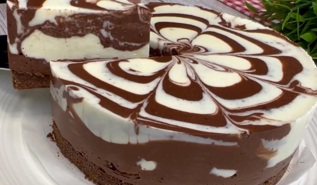 Tort Zebră. Acest desert m-a cucerit de la prima îmbucătură