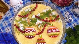 Salată în straturi ”Regina iernii” – perfectă pentru Sărbătorile de iarnă!