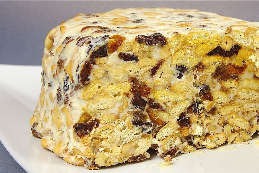 Tort fără coacere cu nuci și fructe uscate “Mereu reușit” Tort fără coacere cu nuci și fructe uscate “Mereu reușit”