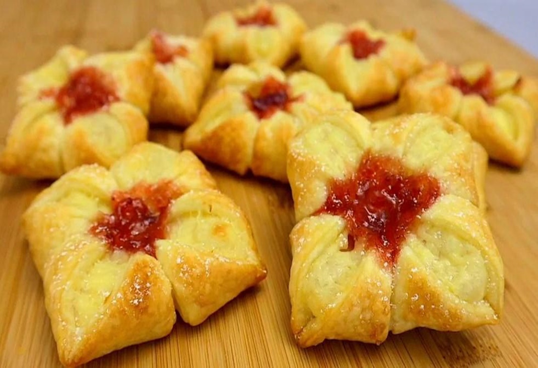 O rețetă simplă și rapidă pentru cele mai usoare fursecuri, iar gustul este pur și simplu uimitor – pentru toți amatorii de bunișor!