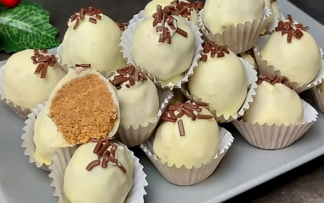 Cu siguranță îmi voi surprinde oaspeții cu această delicatesă. Rapidă, gustoasă și făcută din doar 4 ingrediente și nici măcar nu necesită coacere