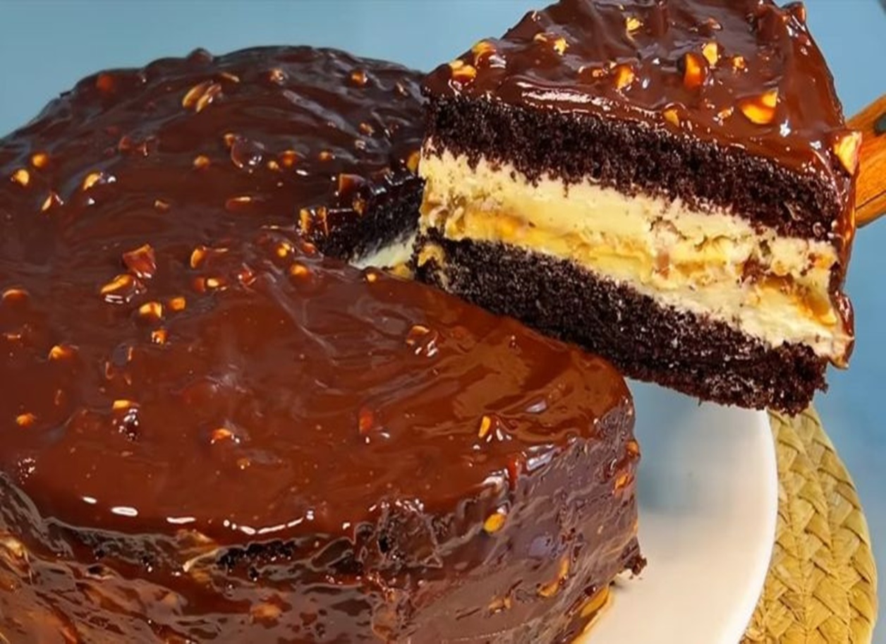 Această prăjitură va fi un final minunat pentru o sărbătoare, va oferi emoții strălucitoare și o dispoziție excelentă tuturor invitaților