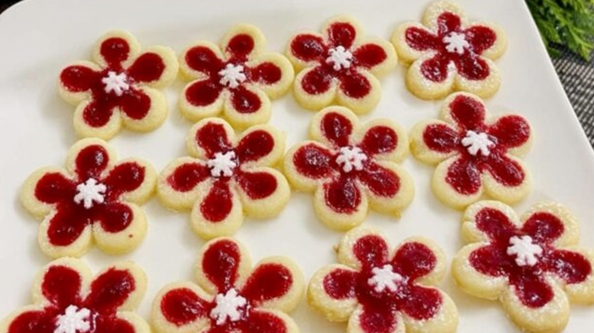 Faceți aceste minunate flori cu marmeladă, care sunt prăjituri fragede și parfumate, perfecte pentru sărbători