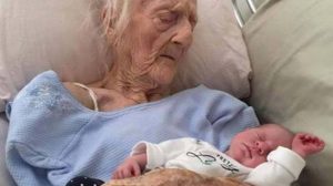 La 101 ani, a născut la un copil sănătos: ”Tatăl băiețelului meu are 26 de ani și l-am cunoscut pe internet!”