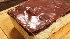 Tort ”Bounty” fără coacere, gata în doar 15 minute. Cel mai rapid desert din lume!