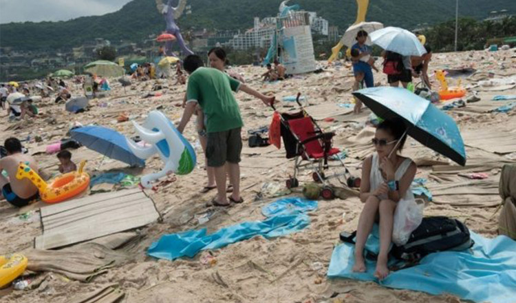 800 De Lei Amendă Pentru Un Pahar Aruncat Pe Plajă! Autoritățile Sunt Nemiloase În Cazurile De Neglijență