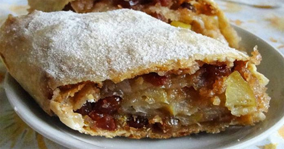 Ștrudel cu mere și stafide – un desert special, deosebit de savuros!