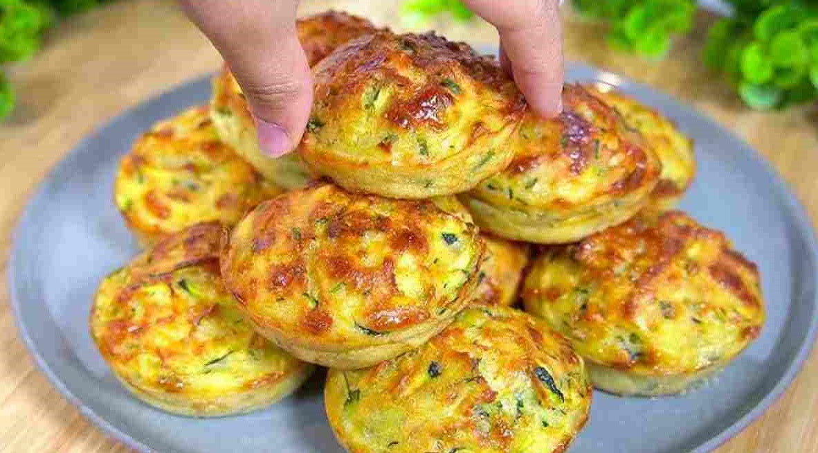 Aceste briose sunt extrem de delicioase și totuși complet simplu de preparat și cu siguranță vor deveni rapid felul de mâncare preferat al familiei tale