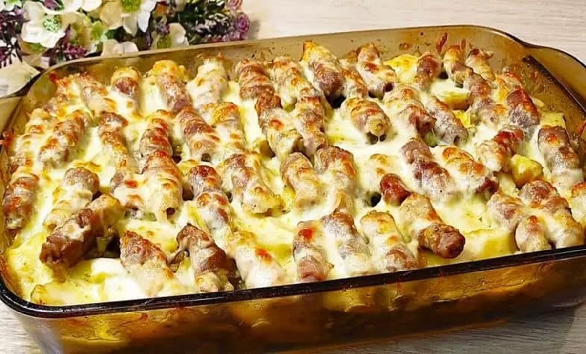 Cina unei mame care lucrează: rapidă, gustoasă și consistentă. Fac cei mai buni cartofi copți cu ciuperci și bacon