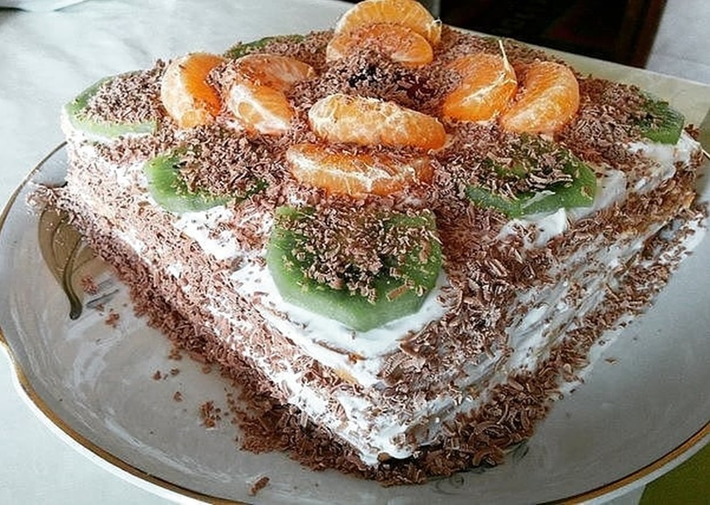 Tort de biscuiti fără coacere, gata în 20 de minute: cea mai delicioasă, suculentă și simplă rețetă